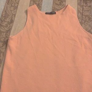 I’m selling a Tee short sleeve shirt size medium